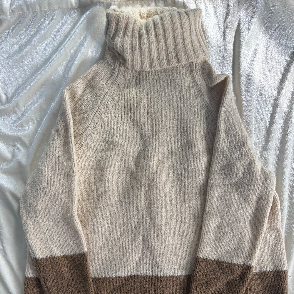 Vince Colorblock Turtle neck Sweater in brown and cream Size XS